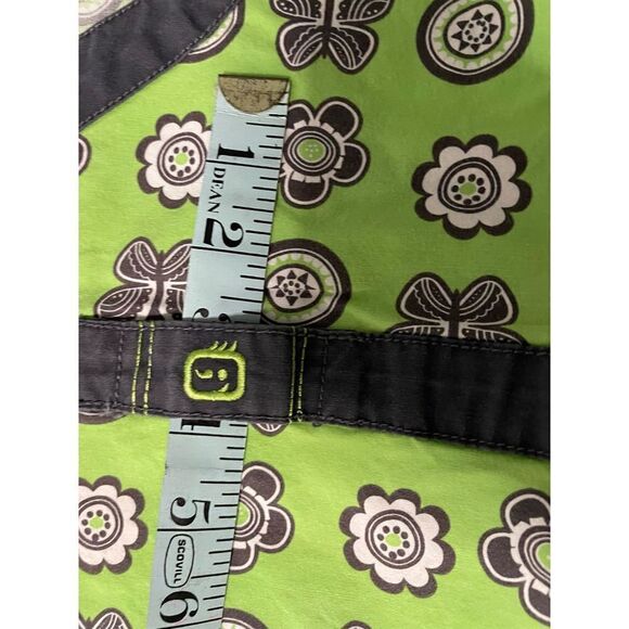 Green and black wonder wink scrub top - Picture 5 of 8